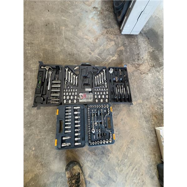 Socket, Wrench & Hand Tool Set in Case