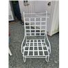 Image 1 : Metal Lawn Chair B