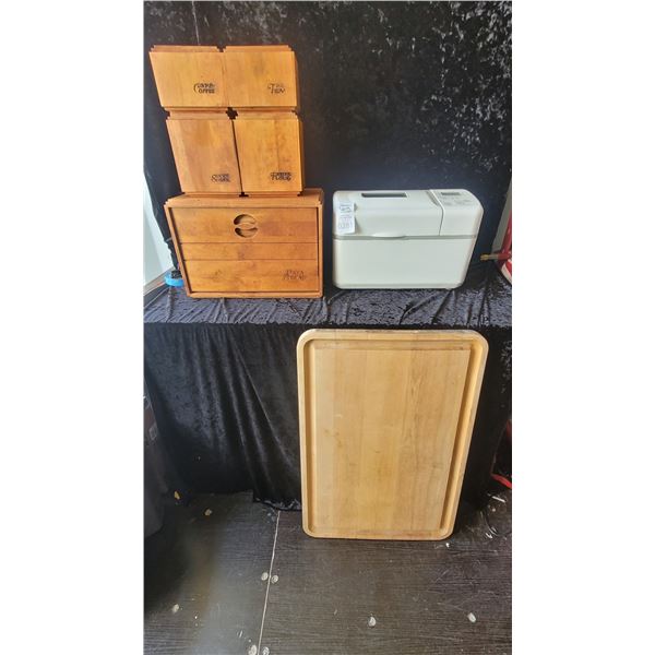 Charlescraft Bread Maker & Wood Bread & Cannisters A