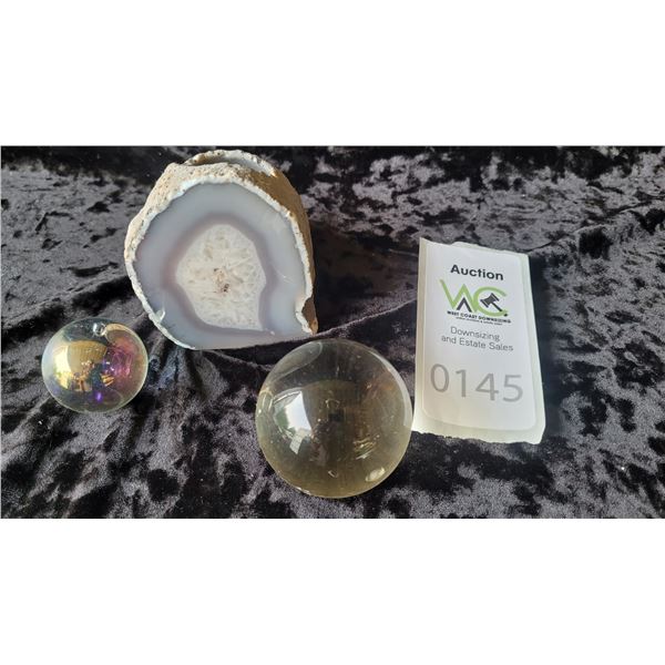 S2 Geode Tea Light and Glass Spheres A