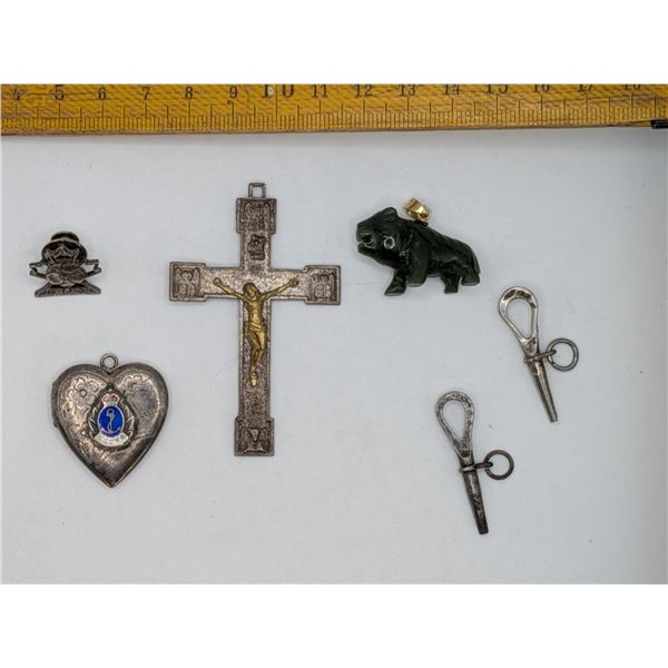 Sterling Silver Sweetheart Locket / Nephrite Jade Pendant / Two Clock Winding Keys