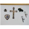 Image 2 : Sterling Silver Sweetheart Locket / Nephrite Jade Pendant / Two Clock Winding Keys