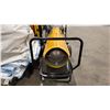 Image 2 : MASTER 190TMHD-KFA YELLOW 190,000 BTU MOBILE KEROSENE JOBSITE HEATER