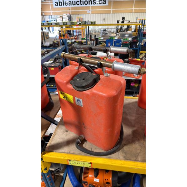 2 HYDRO-WICK RED PLASTIC COMMERCIAL FIRE BACKPACK WATER SPRAYERS