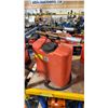 Image 1 : 2 HYDRO-WICK RED PLASTIC COMMERCIAL FIRE BACKPACK WATER SPRAYERS