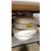 Image 1 : BAG OF COMMERCIAL WHITE SPILL RESPONSE TUBES