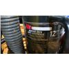 Image 2 : MOTOMASTER 12 TON PNEUMATIC BOTTLE JACK WITH ORANGE INDUSTRIAL AIR HOSE