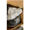 Image 3 : 2 PAIRS OF SIMMS MEN'S TRIBUTARY BOOTS - RUBBER SIZE 8