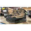 Image 2 : 3 PAIRS OF SIMMS MEN'S TRIBUTARY BOOTS - RUBBER ONES SIZE 12, 2 SIZE UNKNOWN