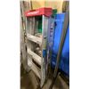 Image 3 : MASTERCRAFT 4' ALUMINUM STEP LADDER, & FEATHERLITE 4' ALUMINUM STEP LADDER