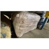 Image 6 : 5 STACKS OF BURLAP STORAGE BAGS *MUST TAKE ALL*