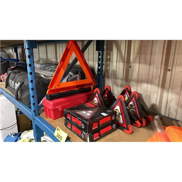 ROADSIDE SAFETY TRIANGLES IN HARD TRANSPORT CASE & 7 MOTOMASTER TRIANGLE SAFETY LAMPS