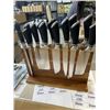 Image 3 : NEW XYJ 19 PIECE MAGNETIC KNIFE SET WITH MAGNETIC KNIFE BLOCK