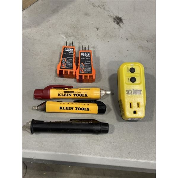 LOT OF CIRCUT TESTERS
