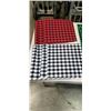 Image 4 : CASE OF NEW 12x12" PLAID FABRIC SHEETS