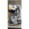 Image 2 : LOT OF PLUMBING AND BATHROOM SUPPLIES