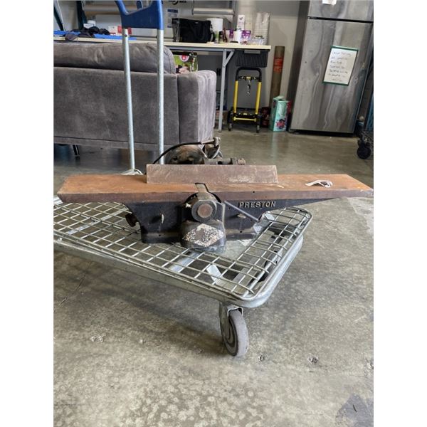 VINTAGE CAST IRON BENCHTOP JOINTER