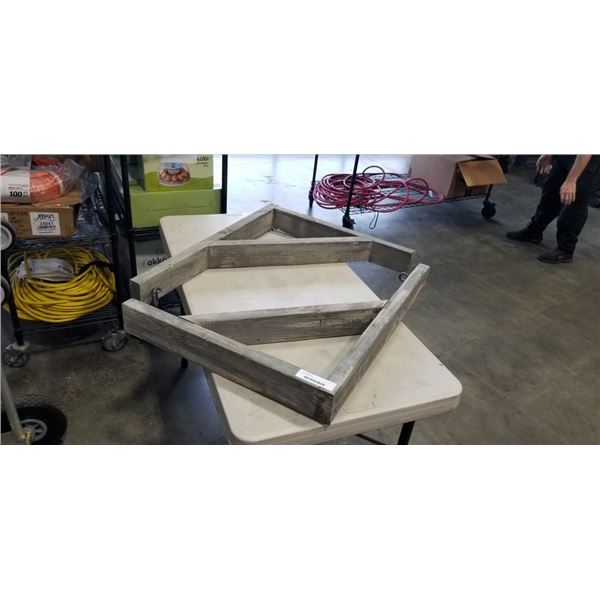 2 PLANT SHELVES