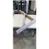 Image 2 : 2 PLANT SHELVES