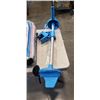 Image 3 : 4 PERSON CHALLENGER INFLATABLE RAFT, OARS AND MANUAL MOTOR
