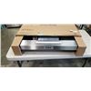 Image 2 : FRIGIDAIRE BOXED RANGE HOOD