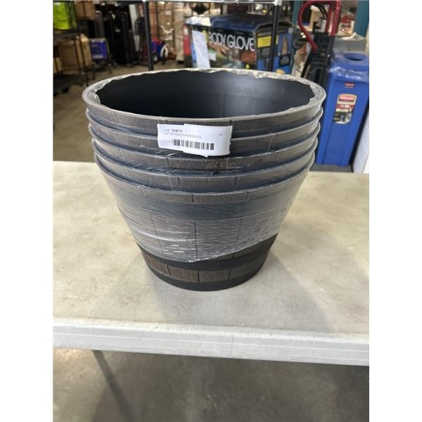 LOT OF NEW PLANTER POTS