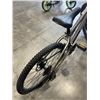 Image 4 : BLACK & SILVER OPUS RECON BIKE