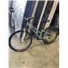 Image 1 : BLUE SPECIALIZED BIKE