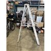 Image 1 : 6 FOOT ALUMINUM LADDER