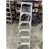 Image 2 : 6 FOOT ALUMINUM LADDER
