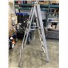 Image 3 : 6 FOOT ALUMINUM LADDER