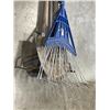 Image 2 : 2 METAL RAKES, SHOVEL AND A GARDEN HOE
