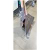Image 2 : 2 SHOVELS AND A PLASTIC RAKE