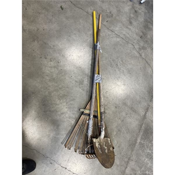 SHOVEL, GARDEN HOE AND 2 RAKES