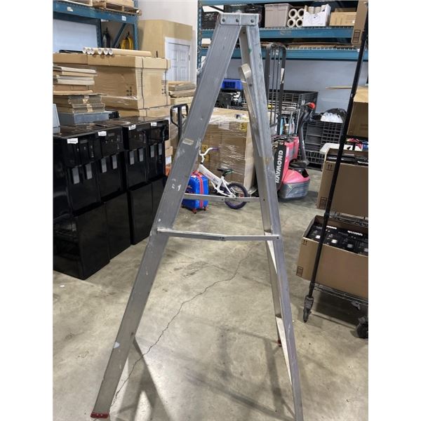 6FT ALUMINUM A -FRAME LADDER