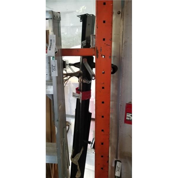 ADJUSTABLE SIZE METAL ROLLER FRAME