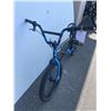 Image 2 : BLACK/ BLUE HYPER BIKE