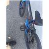 Image 4 : BLACK/ BLUE HYPER BIKE
