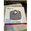 Image 4 : 3 ADAMSON SCALES. 2 ARE HYBRID, 1 IS A25