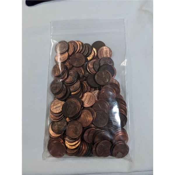 BAG OF OLD AND NEWER US COPPER PENNIES