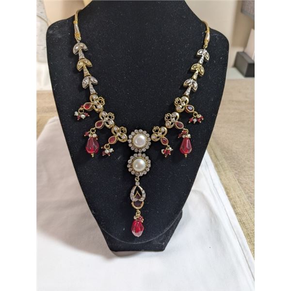 VINTAGE HAND CRAFTED SOUTH EAST ASIAN NECKLACE