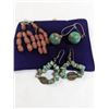 Image 2 : 3 PAIRS OF VINTAGE SEMI PRECIOUS STONE BEADS EARRINGS