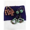 Image 3 : 3 PAIRS OF VINTAGE SEMI PRECIOUS STONE BEADS EARRINGS