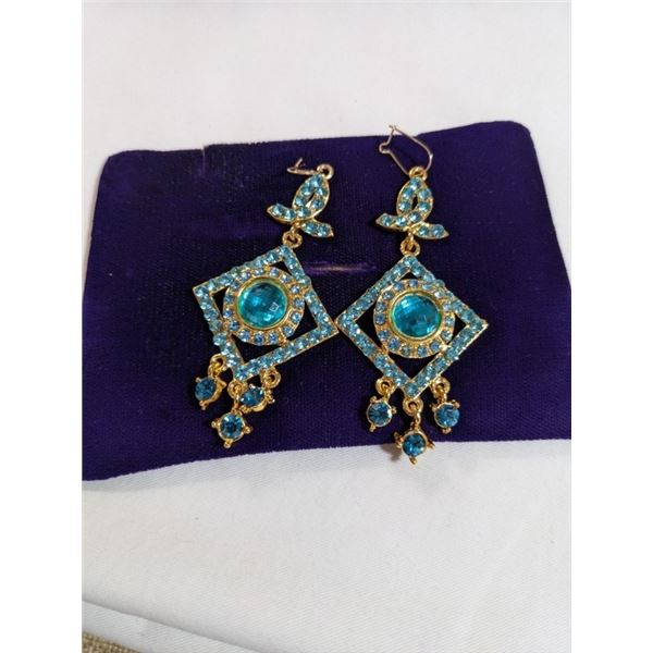 PAIR OF LARGE BLUE STONES DANGLE EARRINGS
