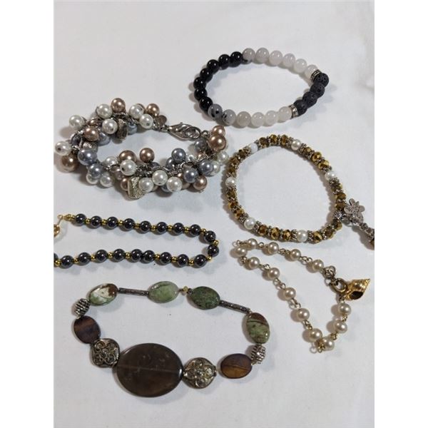 6 PEARLS AND BEADS BRACELETS