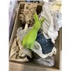 Image 3 : 2 BOXES OF ASSORTED MODERN AND NEW DECOR