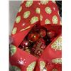 Image 2 : LARGE TOTE OF CHRISTMAS DECOR