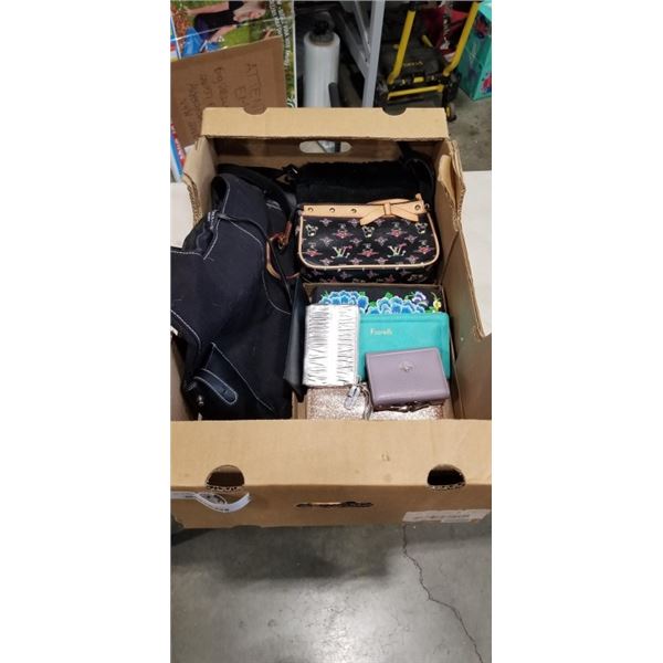 LOT OF LADIES DESIGNER PURSES