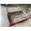 Image 4 : RED HEYS SUITCASE