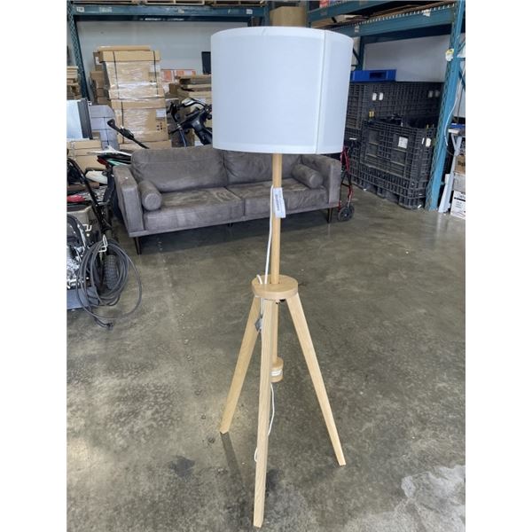 FLOOR LAMP WITH WOODEN TRIPOD BASE